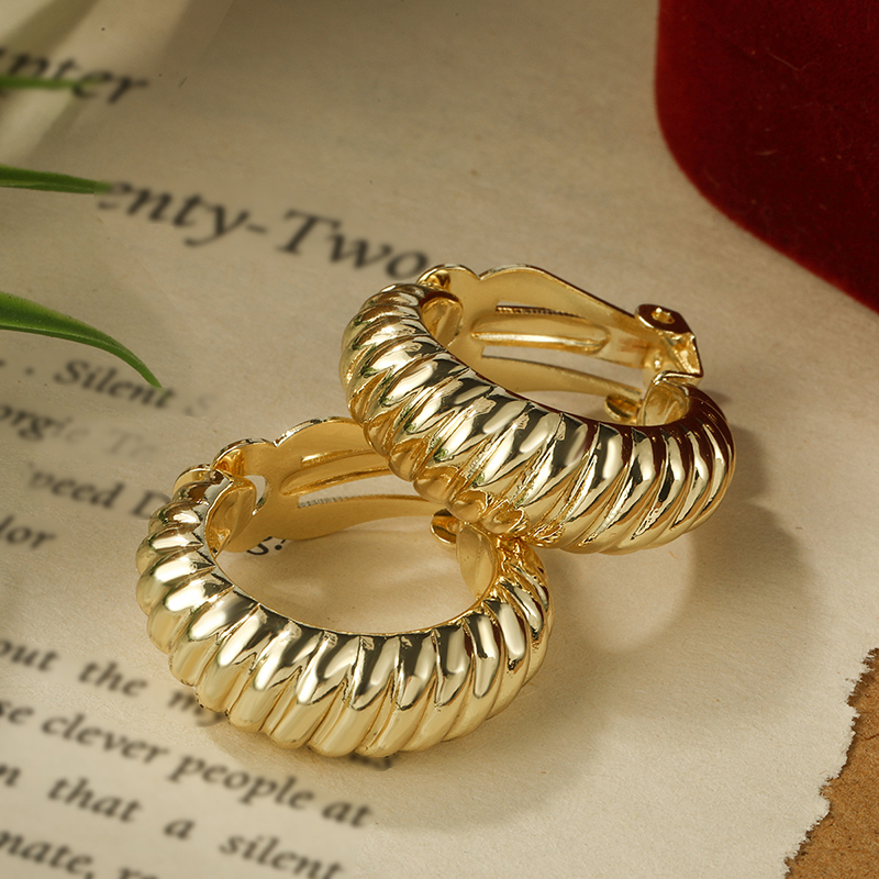 Stainless Steel Croissant Chun - огляд і ціна Body Jewelry Hypoallergenic
